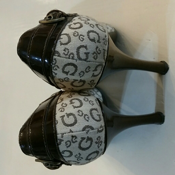 Guess Logo High Heel Shoes Canvas STILETTO Pumps size 10 M - Picture 3 of 4